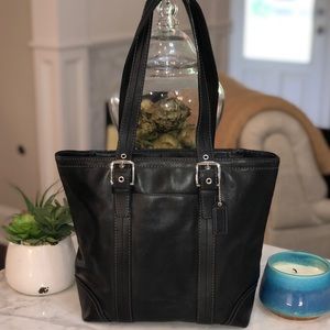 Coach Hampton smooth black leather tote good cond.